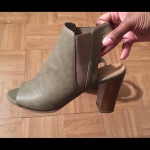 Peep Toe booties